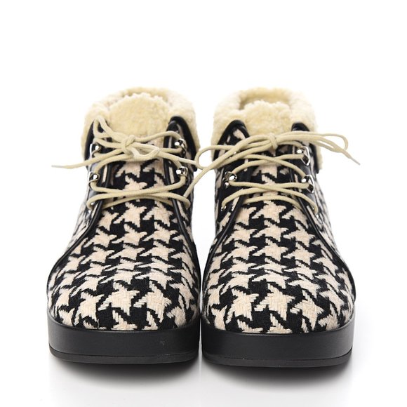 Gucci Houndstooth Lace up Bootie in White NEW IN BOX - Picture 5 of 13